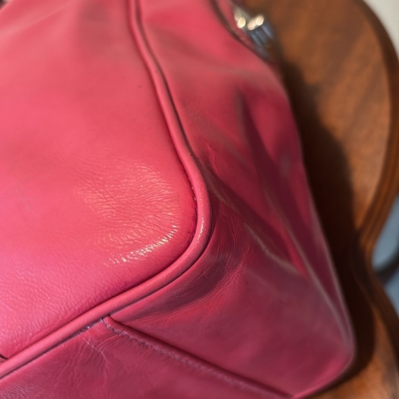 Coach Vintage Gallery Tote patent leather pink embossed logo side pockets EUC - Picture 13 of 17